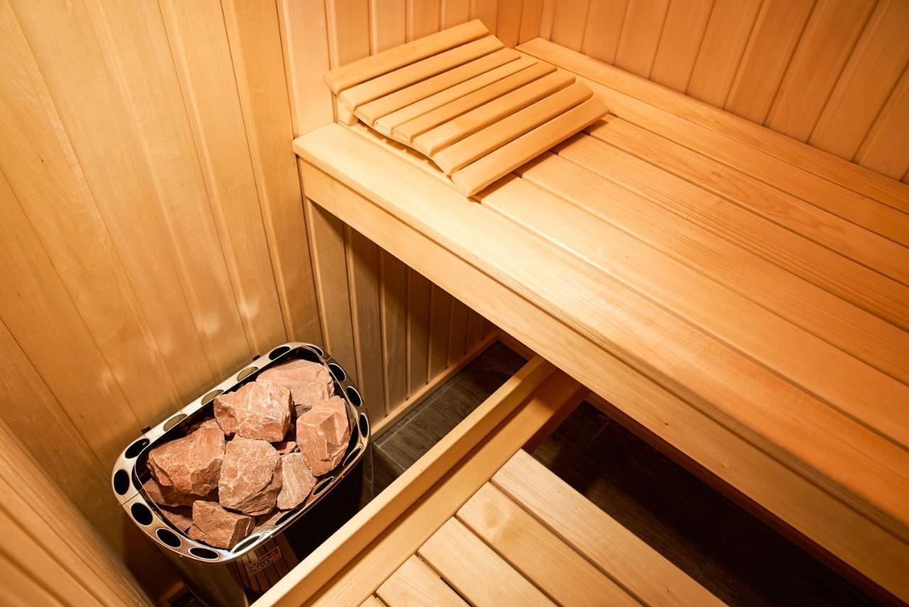 Sauna, Big Jacuzzi , Khreshchatyk Apartments キエフ エクステリア 写真