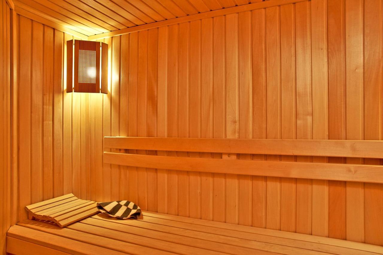 Sauna, Big Jacuzzi , Khreshchatyk Apartments キエフ エクステリア 写真