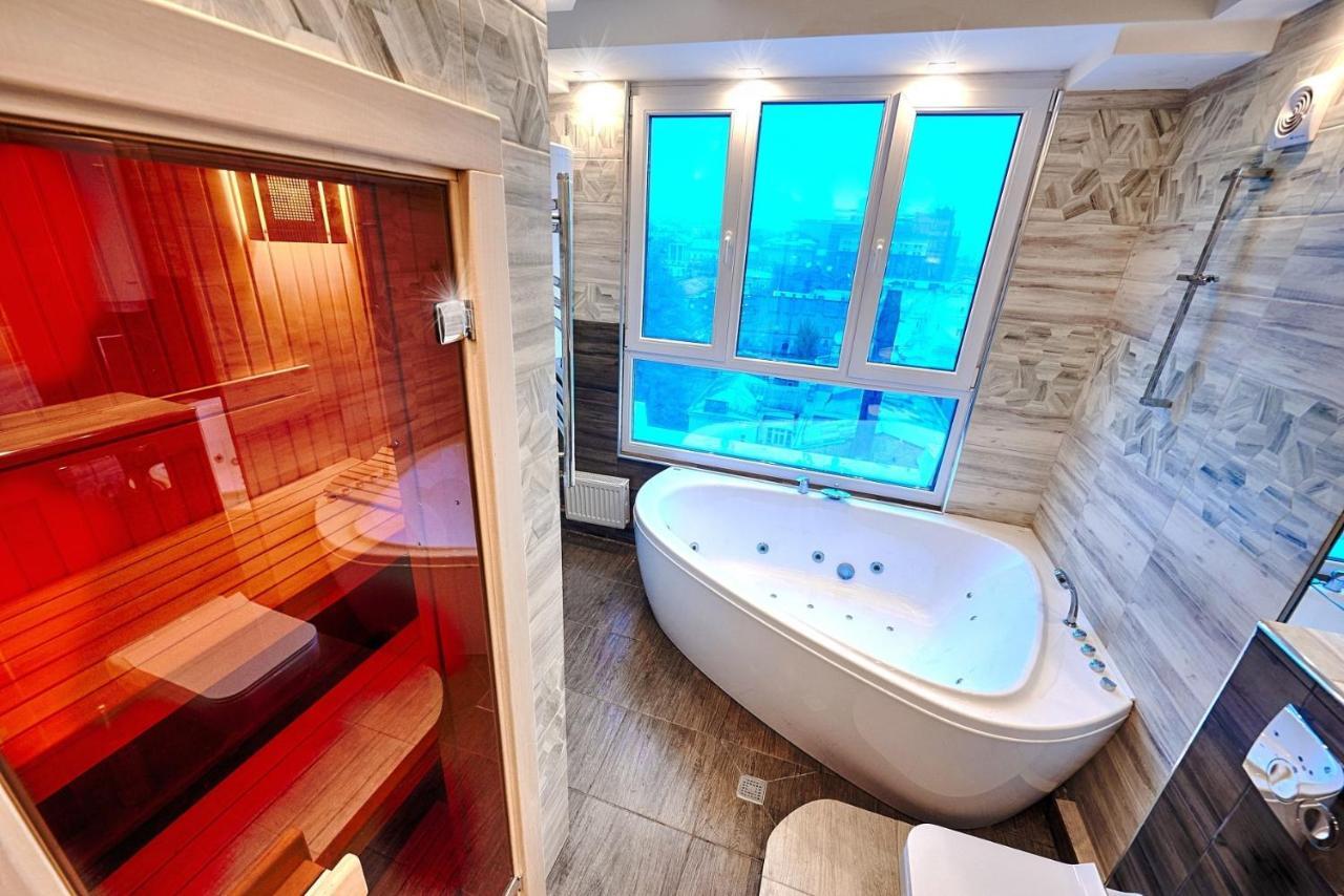 Sauna, Big Jacuzzi , Khreshchatyk Apartments キエフ エクステリア 写真